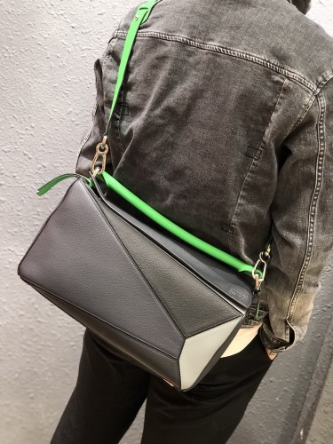  Handbags LOEWE Ykk size:35x17x24 cm