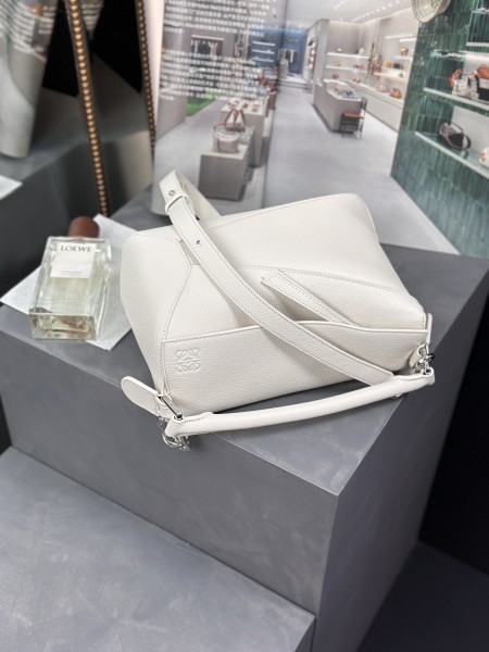  Handbags LOEWE Jonathan Anderson size:24-10.5-16 cm
