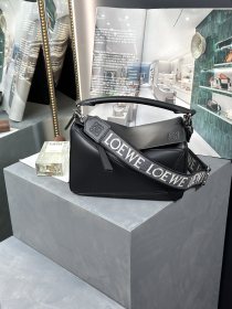  Handbags LOEWE 𝓟𝓾𝔃𝔃𝓵𝓮 size:24-16.5-10.5 cm