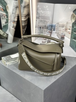  Handbags LOEWE 𝙿𝚞𝚣𝚣𝚕𝚎 𝚎𝚍𝚐𝚎 size:24×16.5×10.5 cm