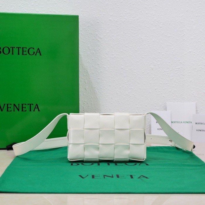 Handbags  Bottega Veneta 7587 size:17.5*10.5*3 cm