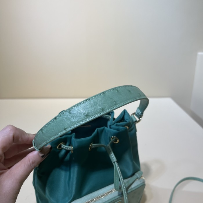 Handbags Prada 1BH038   size:22.5×17.5×12 cm