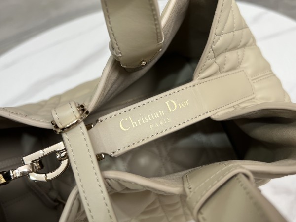  Handbags Dior 6231 size:28x19x21.5 cm