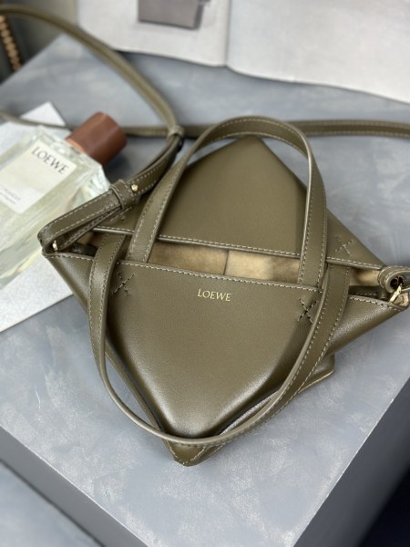  Handbags LOEWE 𝙋𝙪𝙯𝙯𝙡𝙚 𝙁𝙤𝙡𝙙  size:16.5-9.5-20 cm