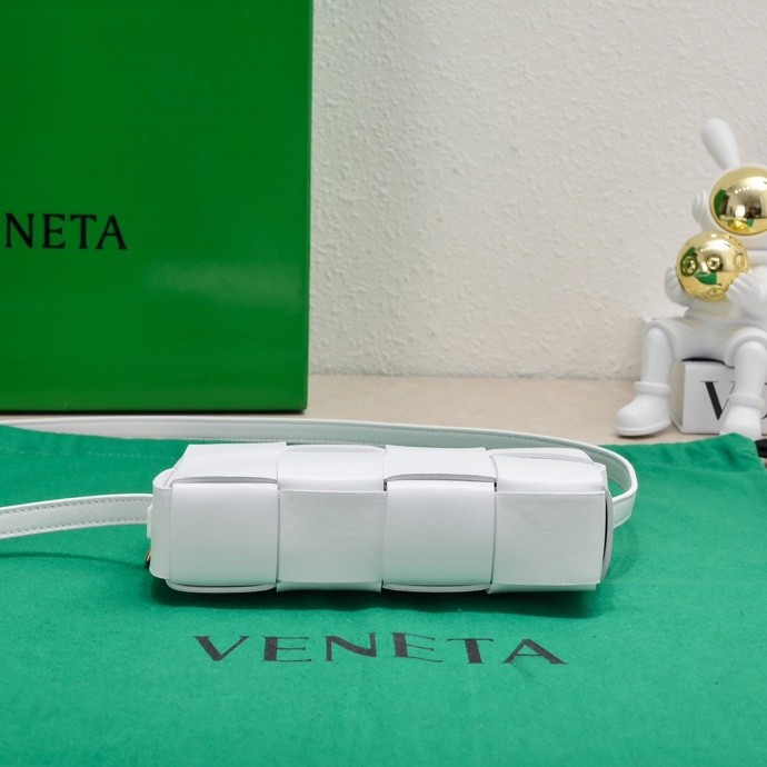  Handbags LOEWE 6816 size:18*9*3.5 cm