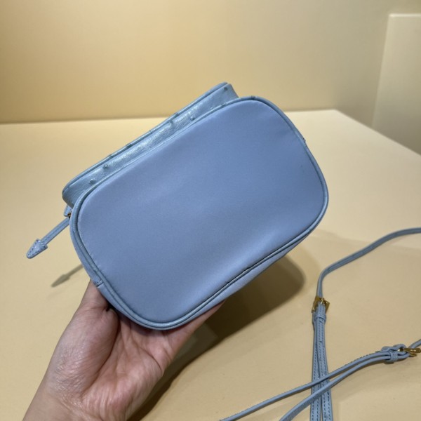  Handbags LOEWE 1BH038   size:22.5×17.5×12 cm