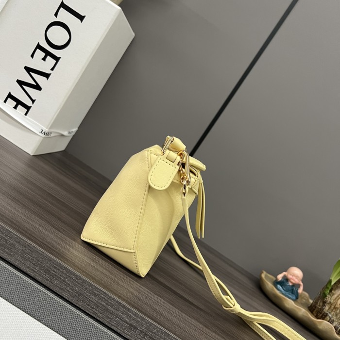  Handbags LOEWE 062312 size:18*12.5*8 cm