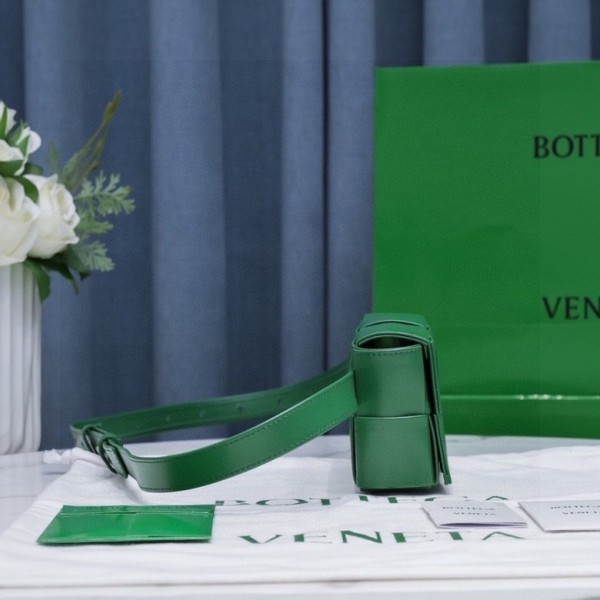  Handbags LOEWE 6815 size:17.5×9.5×5 cm