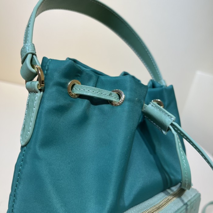 Handbags Prada 1BH038   size:22.5×17.5×12 cm