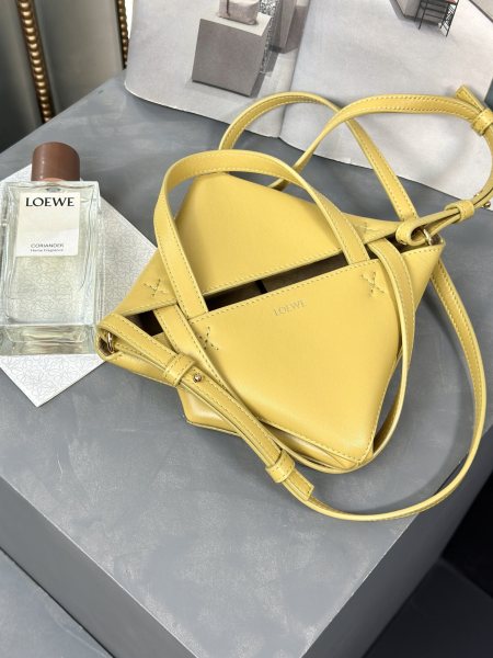  Handbags LOEWE 𝙋𝙪𝙯𝙯𝙡𝙚 𝙁𝙤𝙡𝙙  size:16.5-9.5-20 cm