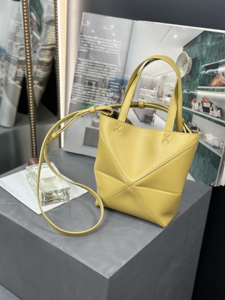  Handbags LOEWE 𝙋𝙪𝙯𝙯𝙡𝙚 𝙁𝙤𝙡𝙙  size:16.5-9.5-20 cm