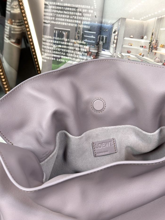  Handbags LOEWE 𝗟𝗼𝗲𝘄𝗼 𝗙𝗹𝗮𝗺𝗲𝗻𝗰𝗼 size:30-24.5-10.5 cm