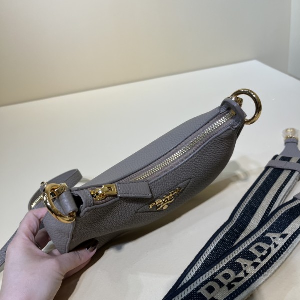 Handbags Prada 1BH193    size:24×18×6 cm