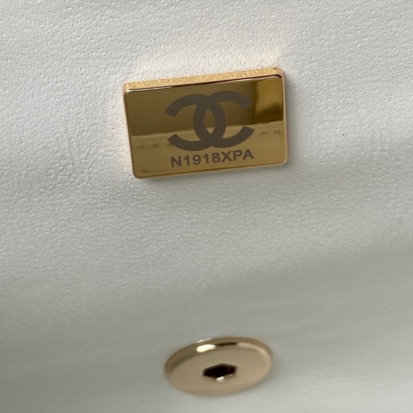 Handbags Chanel A01115 size:17 cm