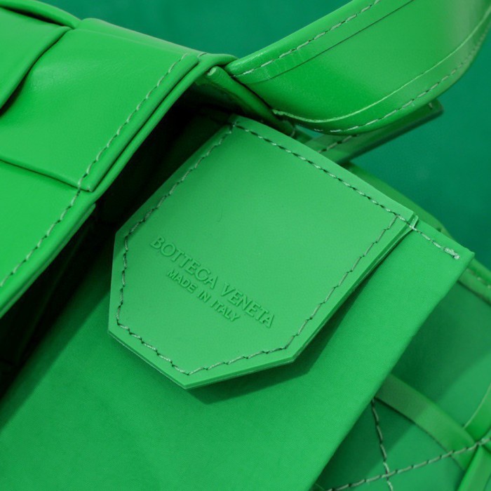 handbags Bottega Veneta 7587# size:17.5*10.5*3cm