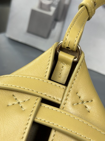  Handbags LOEWE 𝙋𝙪𝙯𝙯𝙡𝙚 𝙁𝙤𝙡𝙙  size:16.5-9.5-20 cm