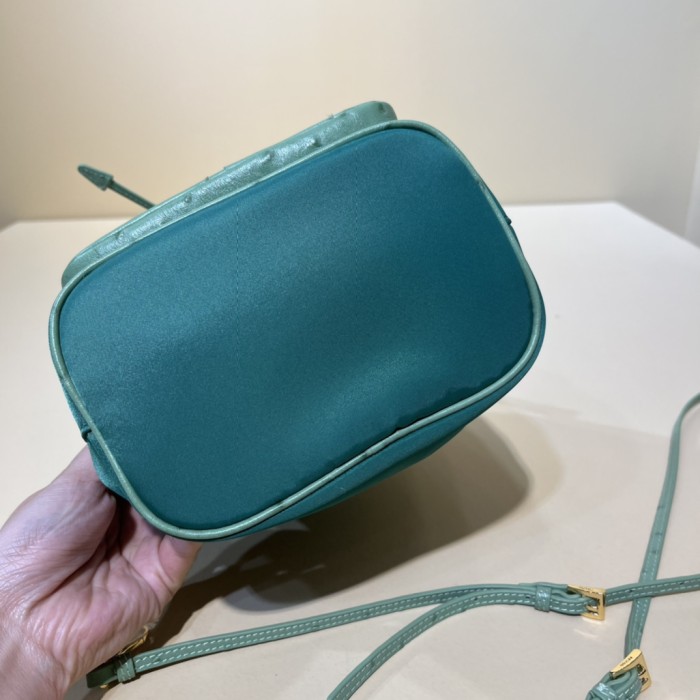 Handbags Prada 1BH038   size:22.5×17.5×12 cm