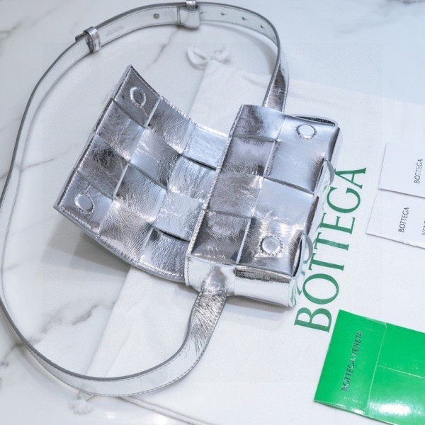  Handbags LOEWE 6815 size:17.5×9.5×5 cm