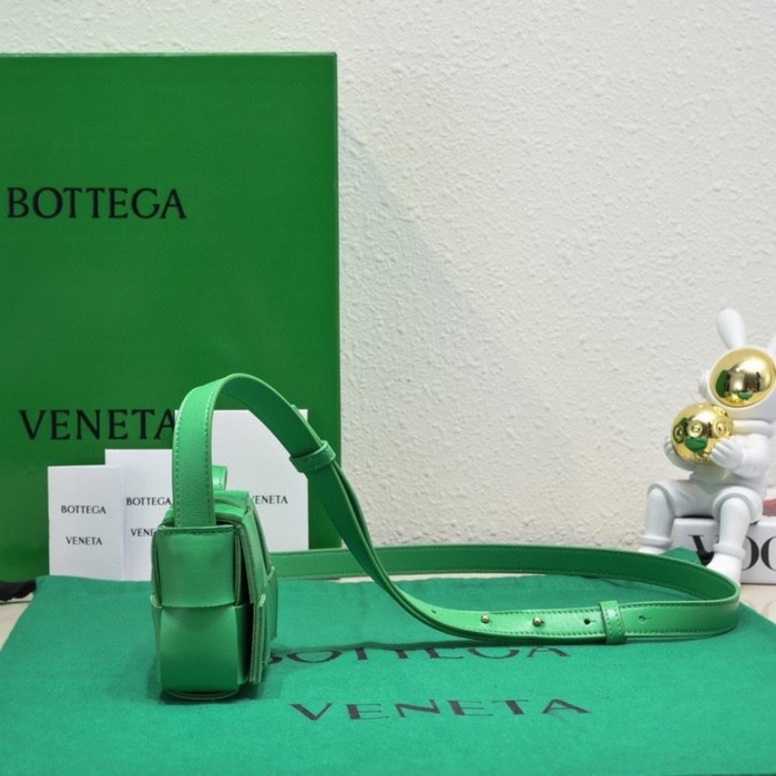  Handbags LOEWE 6813 size:12x8x4 cm