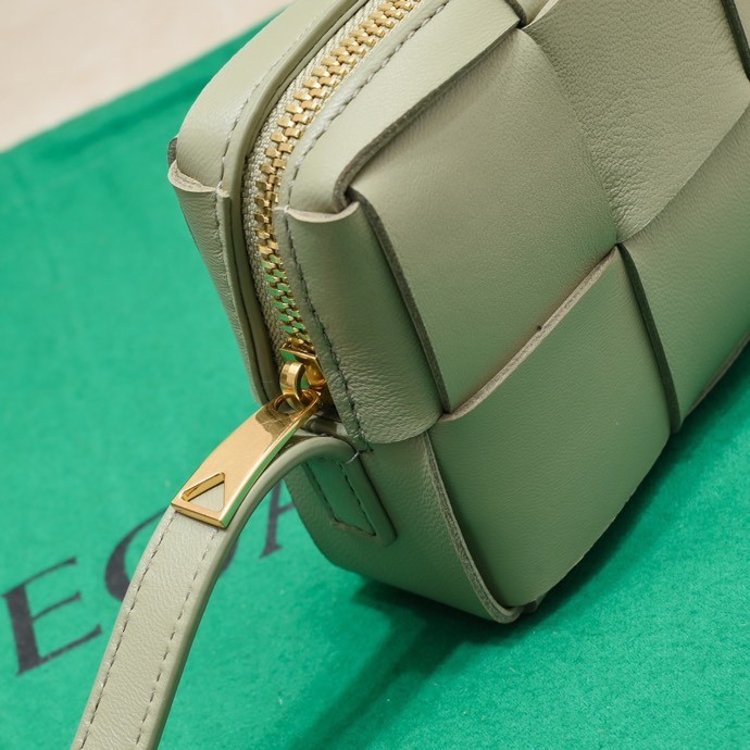  Handbags LOEWE 6816  size:18*9*3.5 cm