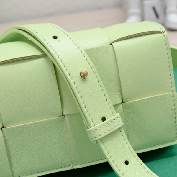  Handbags LOEWE 6815 size:17.5×9.5×5 cm