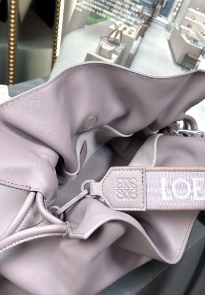  Handbags LOEWE 𝗟𝗼𝗲𝘄𝗼 𝗙𝗹𝗮𝗺𝗲𝗻𝗰𝗼 size:30-24.5-10.5 cm