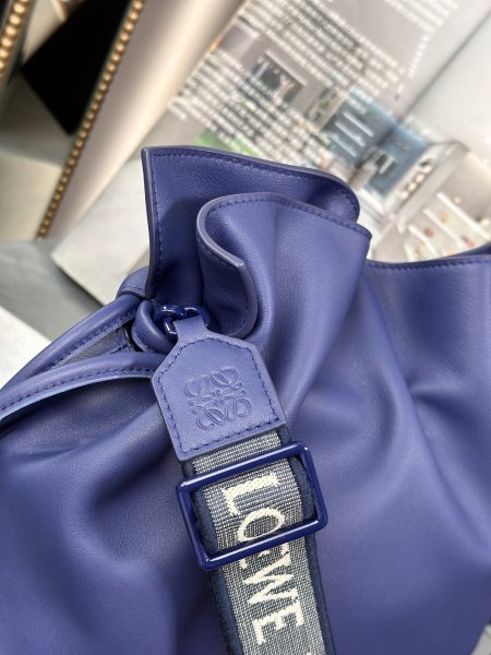  Handbags LOEWE 𝗟𝗼𝗲𝘄𝗼 𝗙𝗹𝗮𝗺𝗲𝗻𝗰𝗼 size:30-24.5-10.5 cm