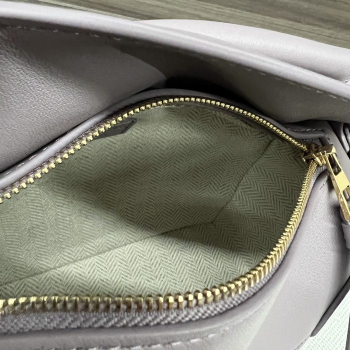  Handbags LOEWE 062312 size:18*12.5*8 cm