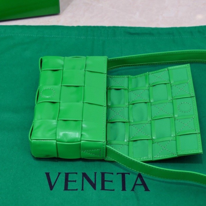 Handbags  Bottega Veneta 7587 size:17.5*10.5*3 cm