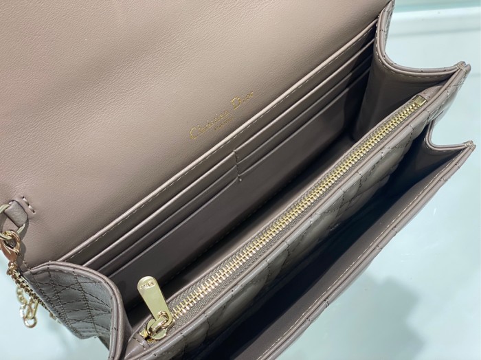  Handbags  Dior 3105 size:19.5 x 12.5 x 5 cm