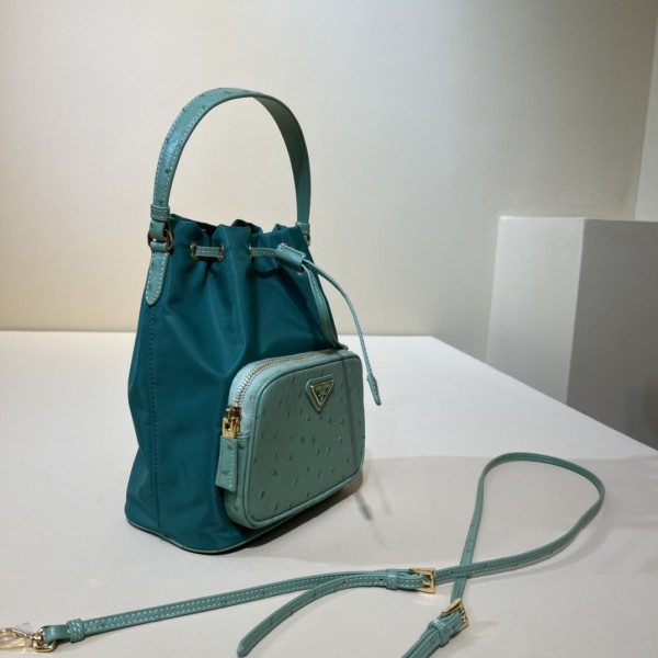 Handbags Prada 1BH038   size:22.5×17.5×12 cm