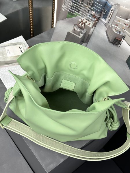  Handbags LOEWE 𝗟𝗼𝗲𝘄𝗼 𝗙𝗹𝗮𝗺𝗲𝗻𝗰𝗼 size:30-24.5-10.5 cm
