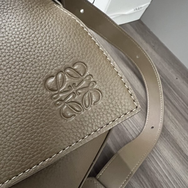  Handbags  LOEWE 10188 size:36.5*19*23 cm