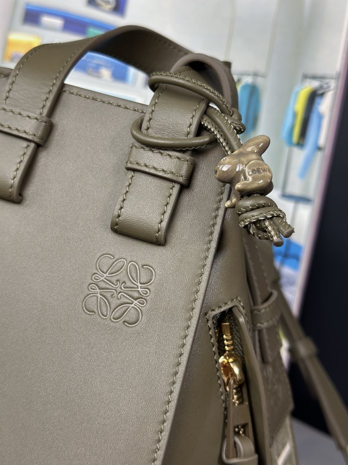  Handbags LOEWE 𝘏𝘢𝘮𝘮𝘰𝘤𝘬 size:20.8-19.5-14.5 cm