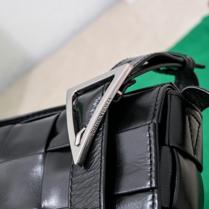 Handbags  Bottega Veneta 7587 size:17.5*10.5*3 cm