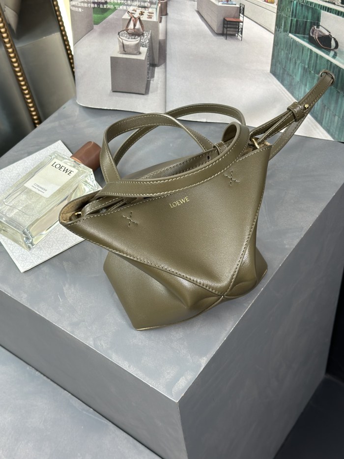  Handbags LOEWE 𝙋𝙪𝙯𝙯𝙡𝙚 𝙁𝙤𝙡𝙙  size:16.5-9.5-20 cm