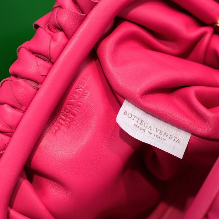 handbags Bottega Veneta The pouch size:23*13*8