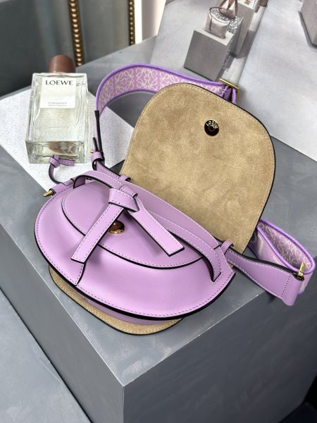  Handbags LOEWE 𝘔𝘪𝘯𝘪 𝘎𝘢𝘵𝘦 size:15*12.5*9cm