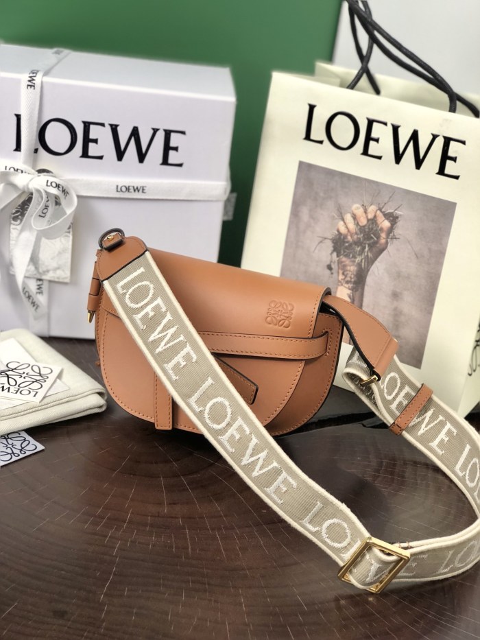  Handbags LOEWE 𝘔𝘪𝘯𝘪 𝘎𝘢𝘵𝘦 size:15*12.5*9cm