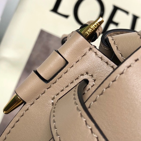  Handbags LOEWE 𝘔𝘪𝘯𝘪 𝘎𝘢𝘵𝘦 size:15*12.5*9cm