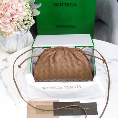 handbags Bottega Veneta The pouch size:23*13*8