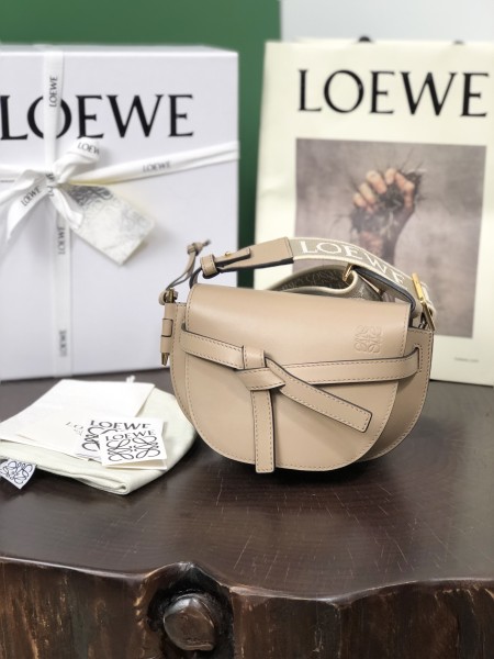  Handbags LOEWE 𝘔𝘪𝘯𝘪 𝘎𝘢𝘵𝘦 size:15*12.5*9cm