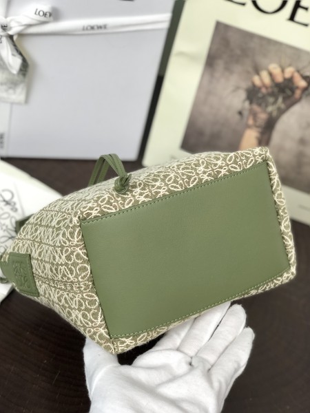  Handbags LOEWE 𝐂𝐮𝐛𝐢   size:21-12-12.5 cm