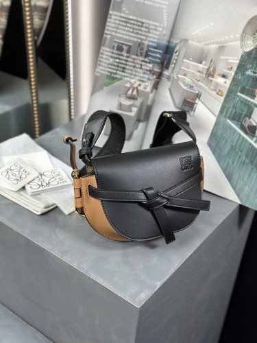  Handbags LOEWE 𝘔𝘪𝘯𝘪 𝘎𝘢𝘵𝘦 size:15*12.5*9cm