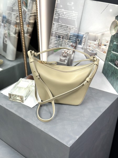  Handbags LOEWE 𝗛𝗮𝗺𝗺𝗼𝗰𝗸 𝗵𝗼𝗯𝗼 size:28-17-9.5 cm