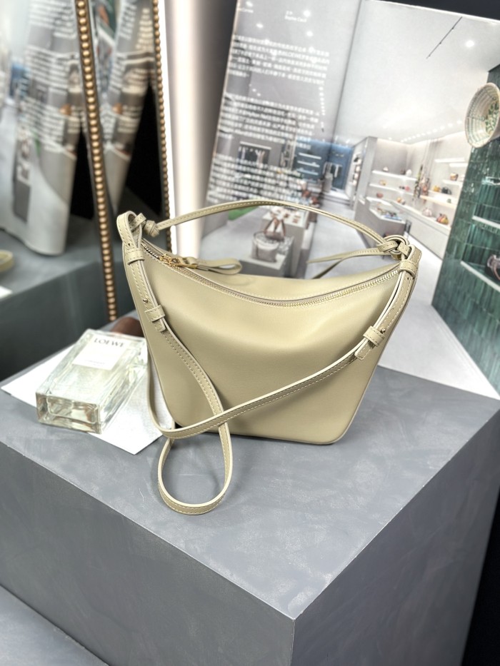  Handbags LOEWE 𝗛𝗮𝗺𝗺𝗼𝗰𝗸 𝗵𝗼𝗯𝗼 size:28-17-9.5 cm