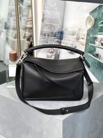  Handbags LOEWE ZP size:24−14-11 cm