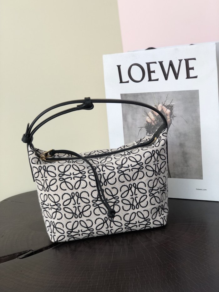  Handbags LOEWE 𝐂𝐮𝐛𝐢   size:21-12-12.5 cm