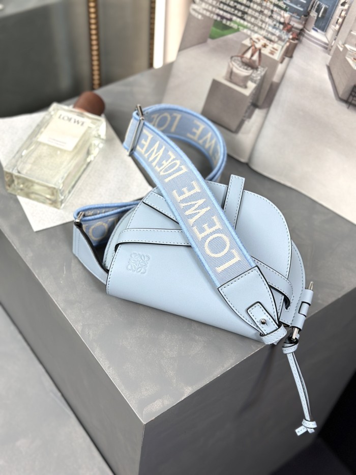  Handbags LOEWE 𝘔𝘪𝘯𝘪 𝘎𝘢𝘵𝘦 size:15*12.5*9cm