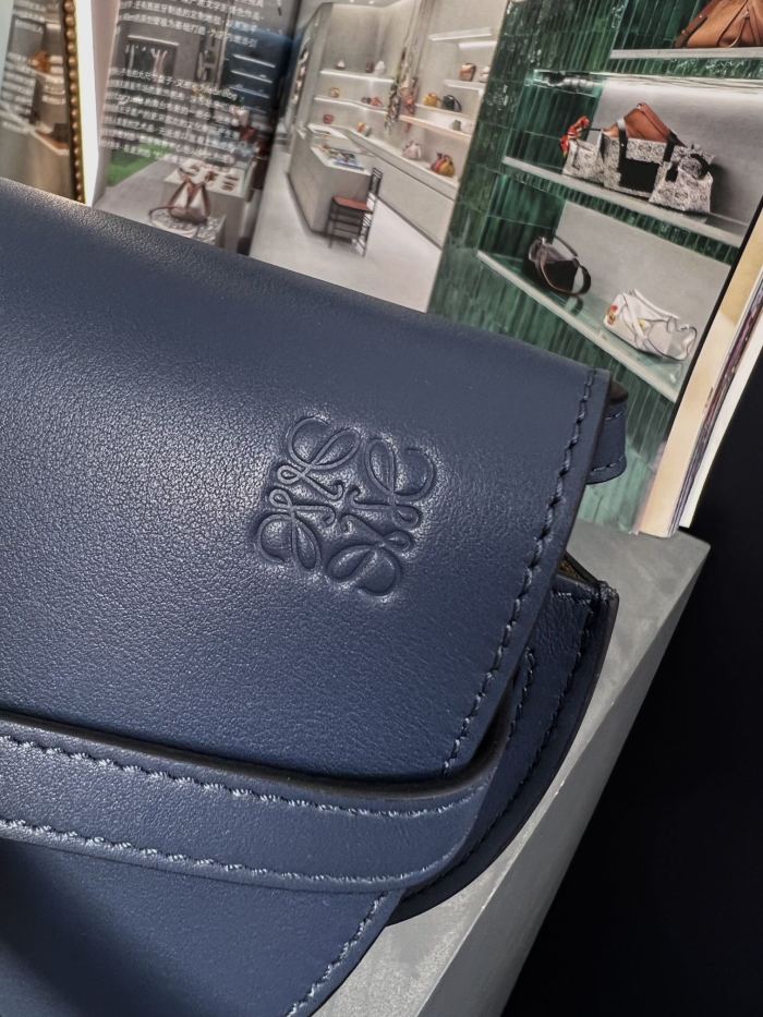  Handbags LOEWE 𝘔𝘪𝘯𝘪 𝘎𝘢𝘵𝘦 size:15*12.5*9cm